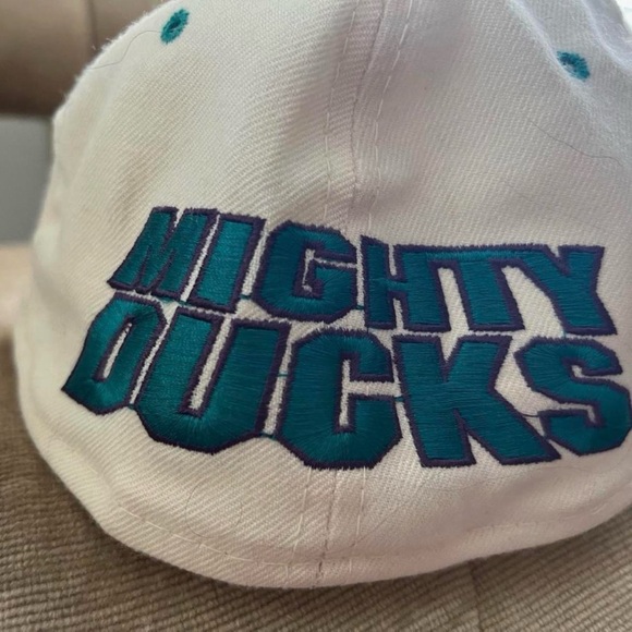 Vintage Mighty Ducks NHL Hat - Picture 2 of 4